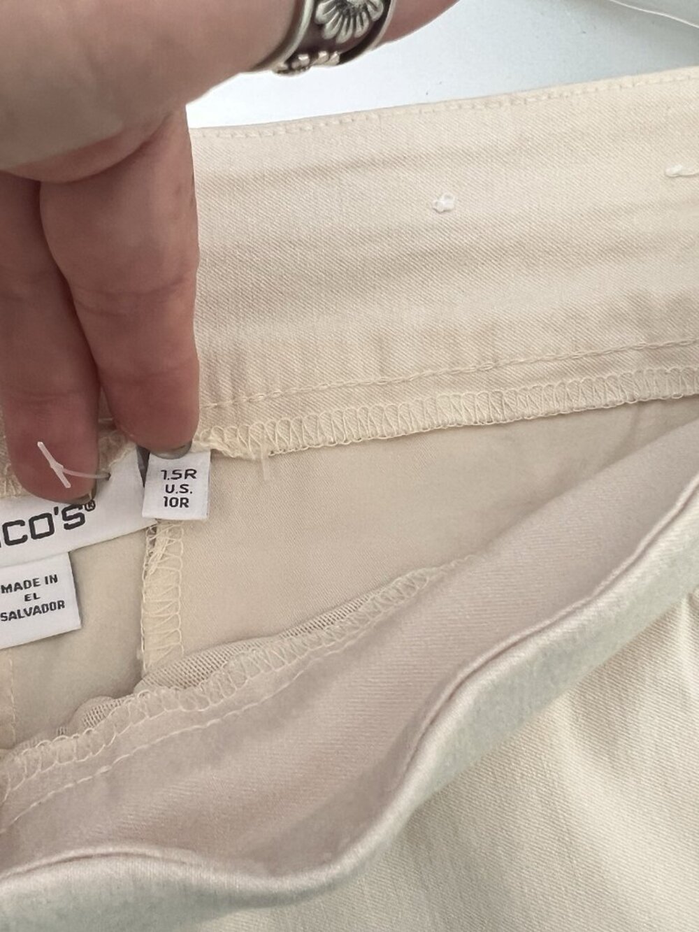 NEW CHICO’S Womens Capri Pants Size 10 Beige Cropped Classic Casual - Picture 5 of 6